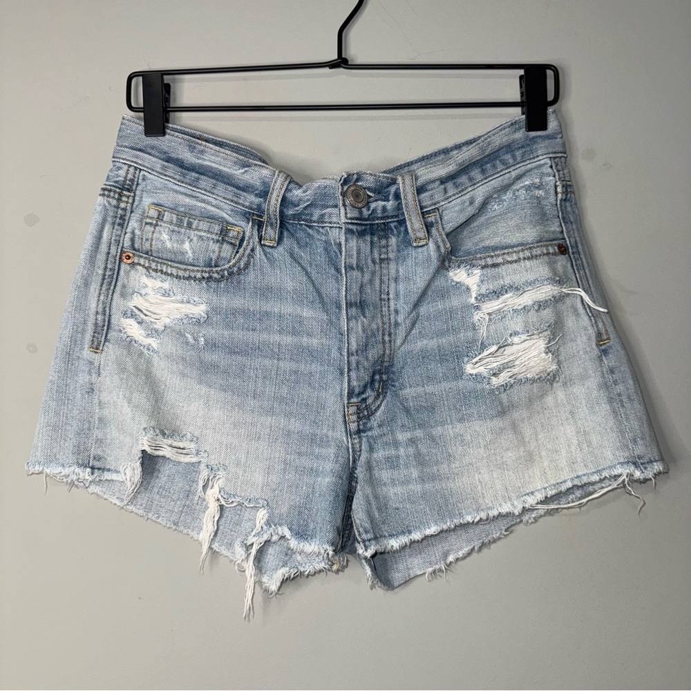 American Eagle Outfitters Women 4 Light Wash Distressed Button Fly Denim Shorts